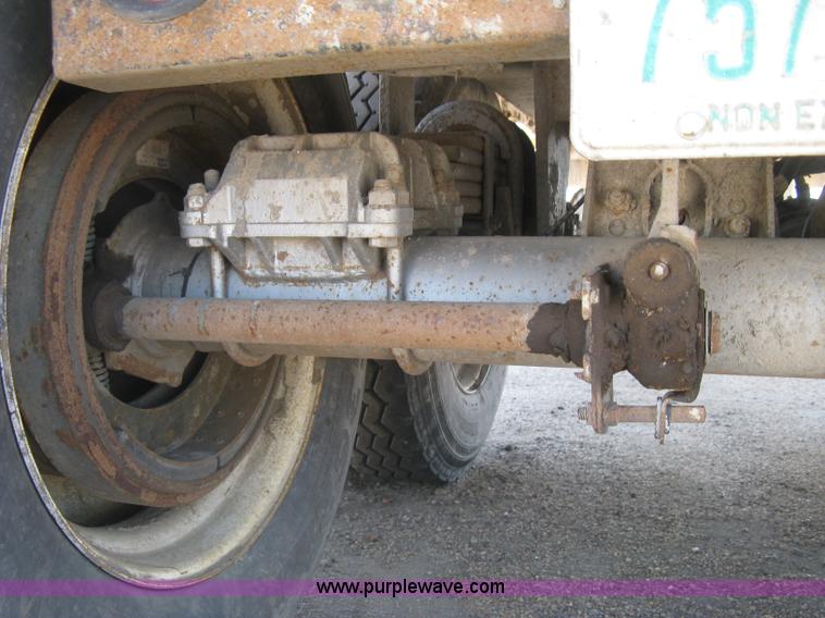 image for item H8635 2006 Hilbilt Mongoose 26-3/16 HDXL end dump trailer