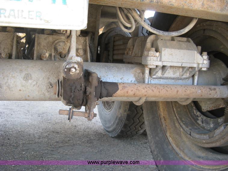 image for item H8635 2006 Hilbilt Mongoose 26-3/16 HDXL end dump trailer