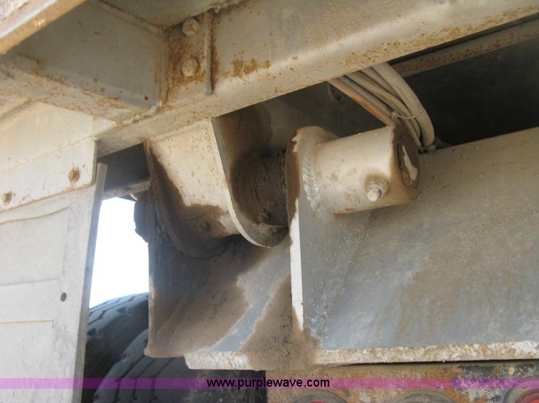 image for item H8635 2006 Hilbilt Mongoose 26-3/16 HDXL end dump trailer