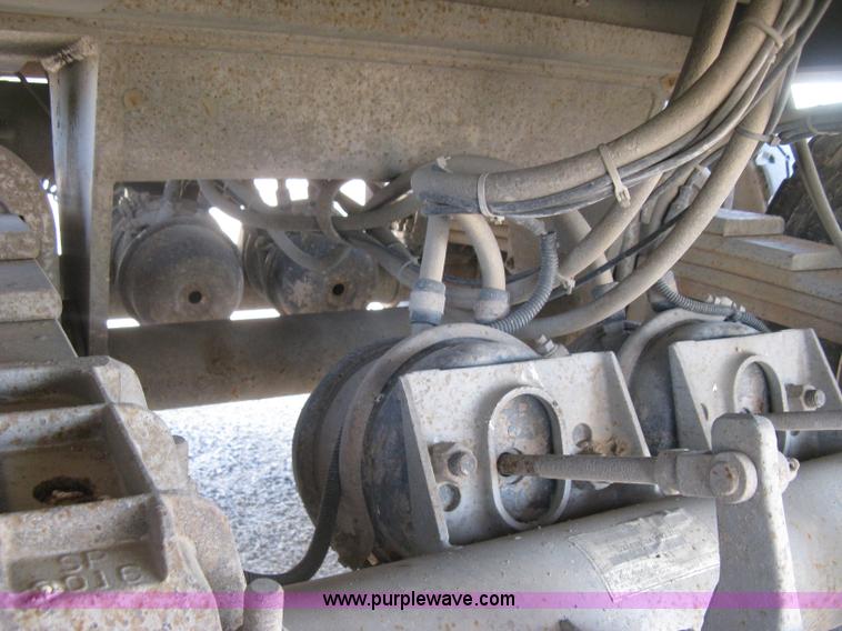 image for item H8635 2006 Hilbilt Mongoose 26-3/16 HDXL end dump trailer