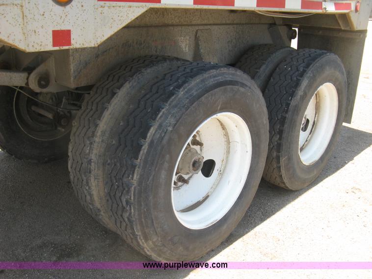 image for item H8635 2006 Hilbilt Mongoose 26-3/16 HDXL end dump trailer