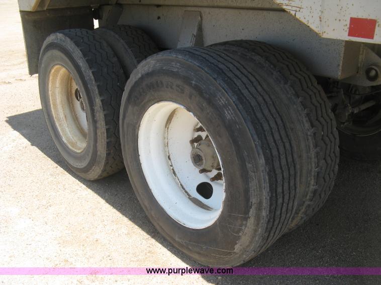 image for item H8635 2006 Hilbilt Mongoose 26-3/16 HDXL end dump trailer