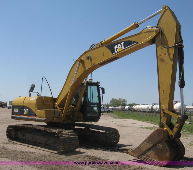 image for item H8638 2001 Caterpillar 320C L excavator