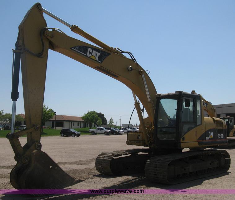 image for item H8638 2001 Caterpillar 320C L excavator