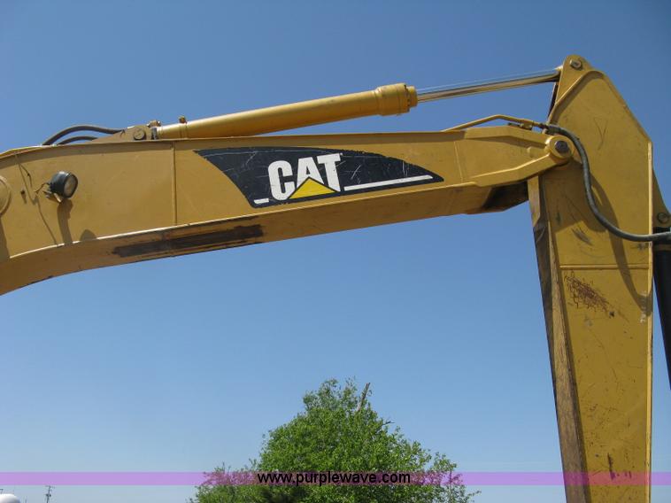 image for item H8638 2001 Caterpillar 320C L excavator