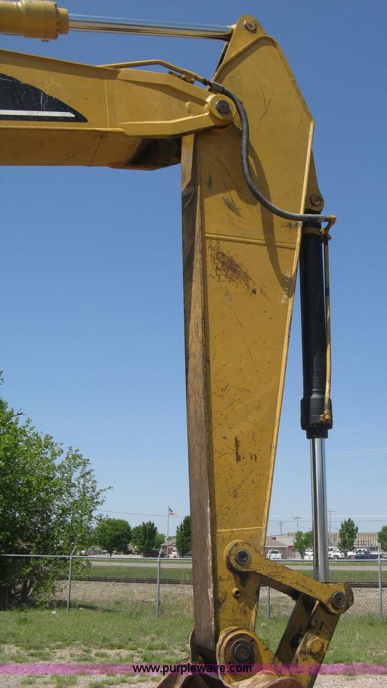 image for item H8638 2001 Caterpillar 320C L excavator