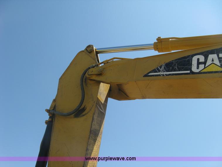 image for item H8638 2001 Caterpillar 320C L excavator