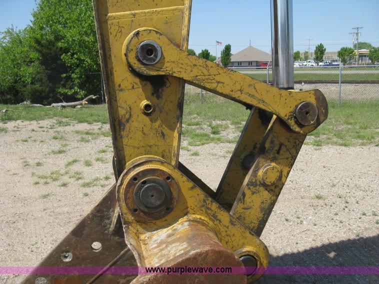 image for item H8638 2001 Caterpillar 320C L excavator