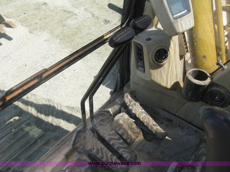 image for item H8638 2001 Caterpillar 320C L excavator