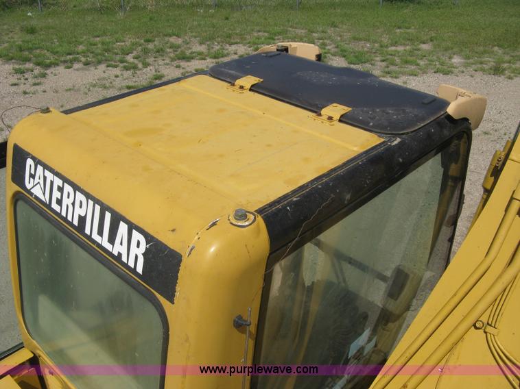 image for item H8638 2001 Caterpillar 320C L excavator