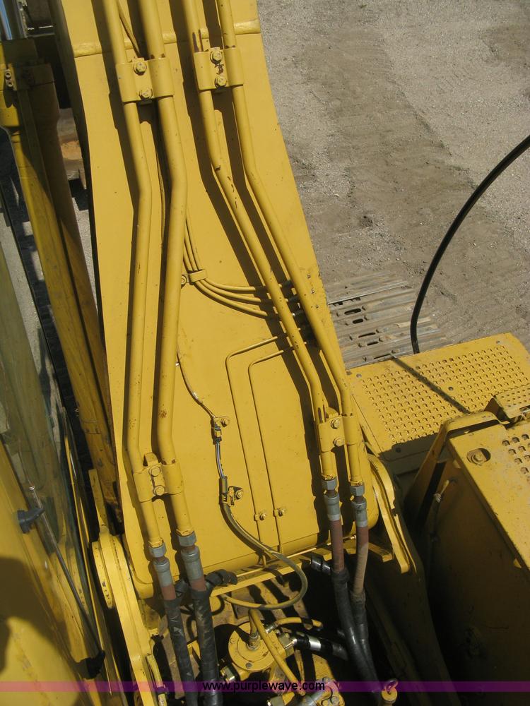 image for item H8638 2001 Caterpillar 320C L excavator