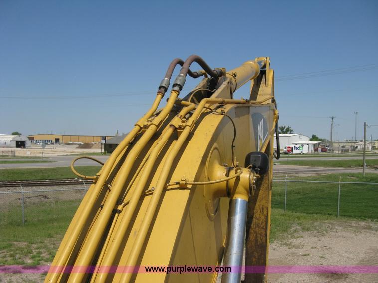 image for item H8638 2001 Caterpillar 320C L excavator