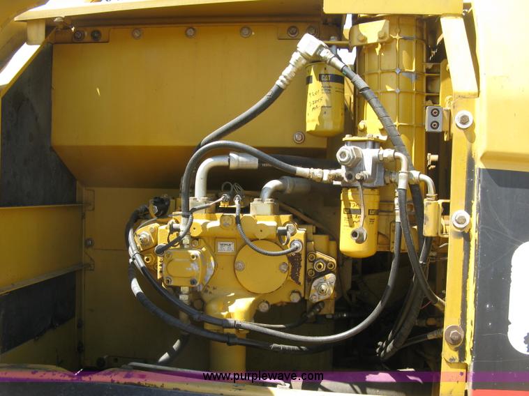 image for item H8638 2001 Caterpillar 320C L excavator