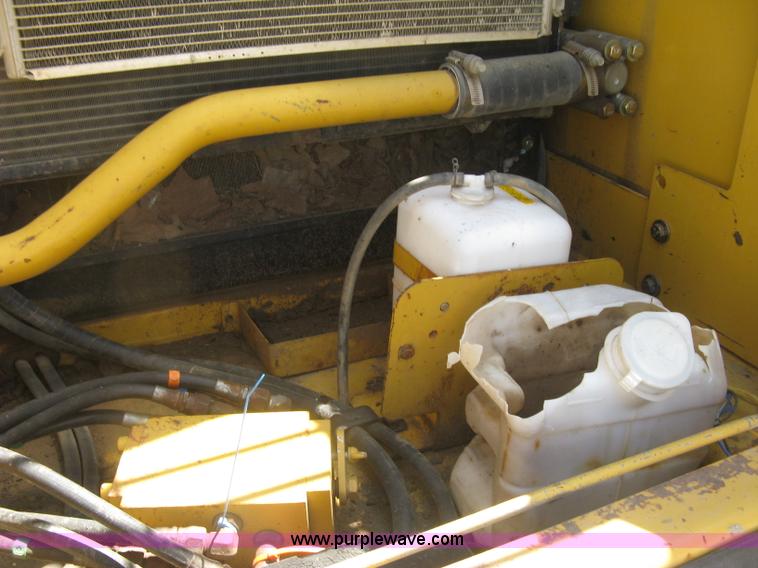 image for item H8638 2001 Caterpillar 320C L excavator