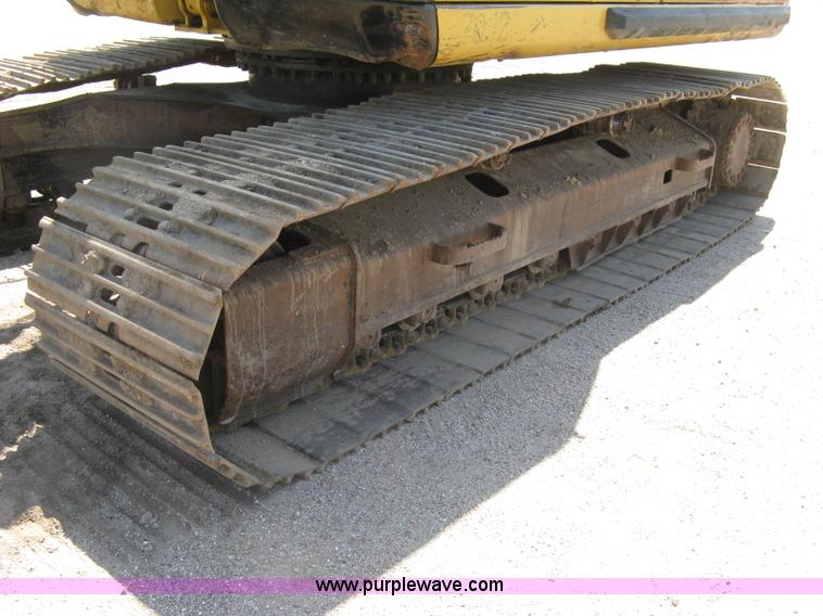 image for item H8638 2001 Caterpillar 320C L excavator