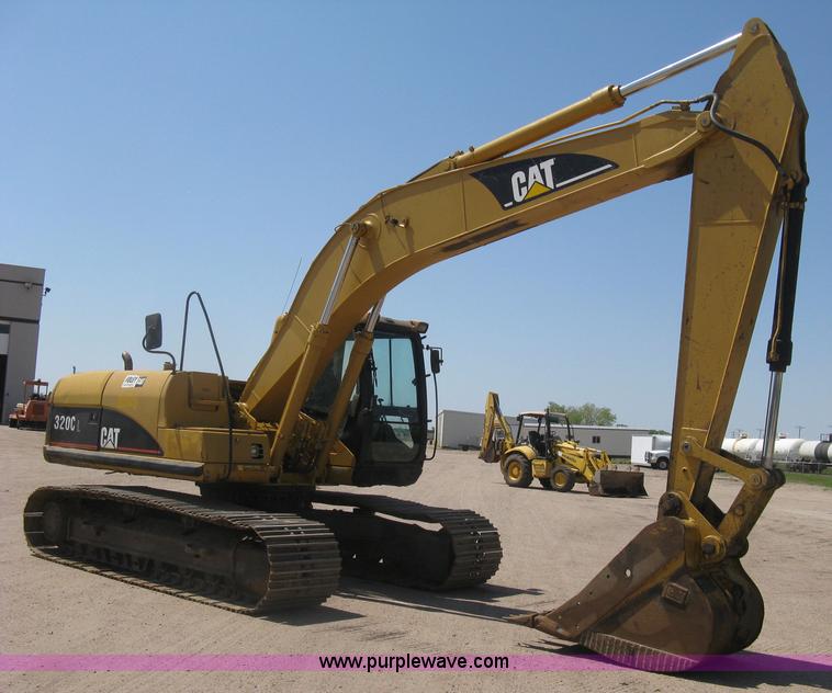 image for item H8639 2001 Caterpillar 320C L excavator