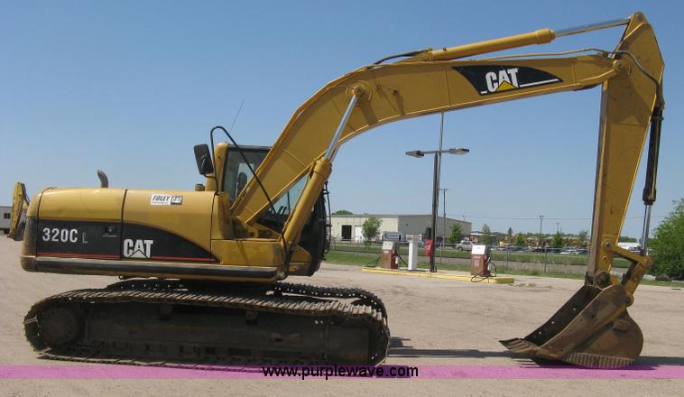 image for item H8639 2001 Caterpillar 320C L excavator