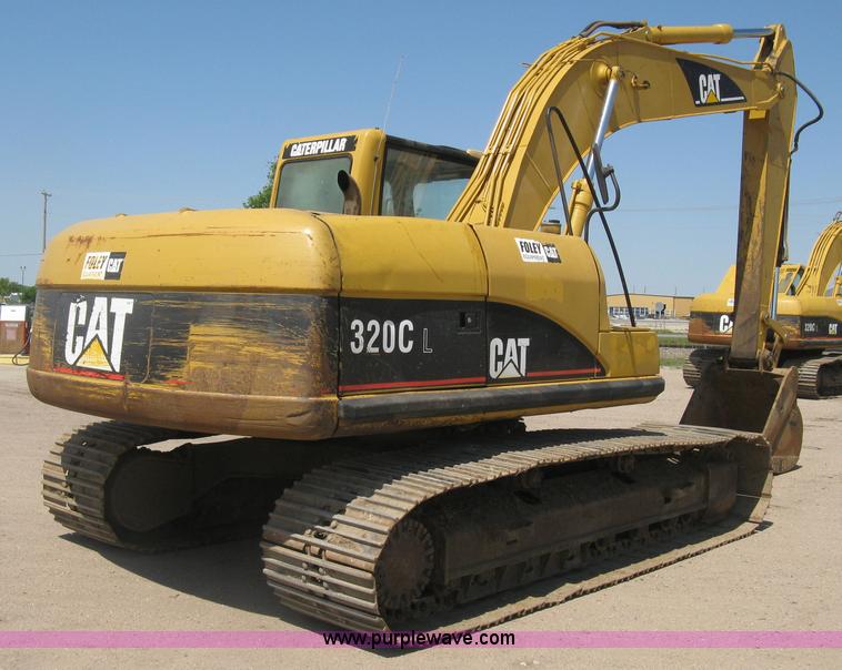 image for item H8639 2001 Caterpillar 320C L excavator