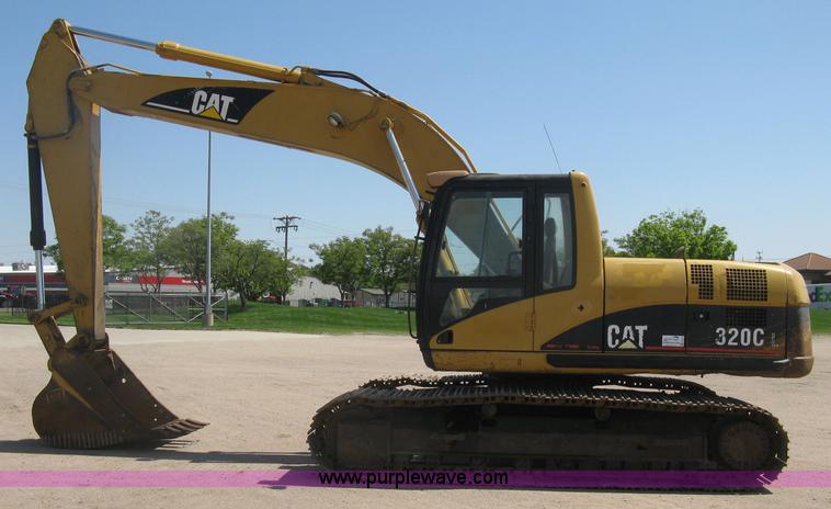 image for item H8639 2001 Caterpillar 320C L excavator