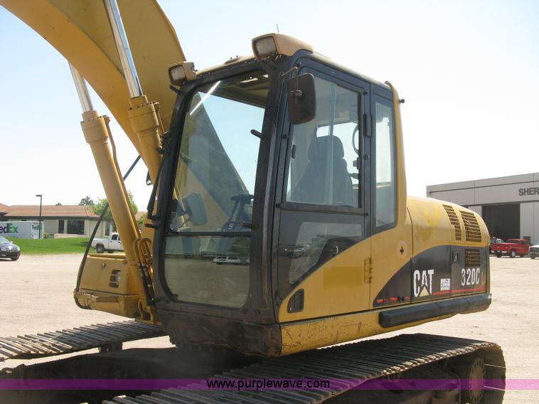 image for item H8639 2001 Caterpillar 320C L excavator