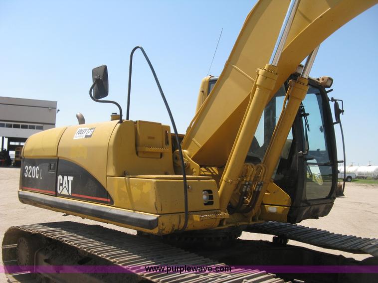 image for item H8639 2001 Caterpillar 320C L excavator