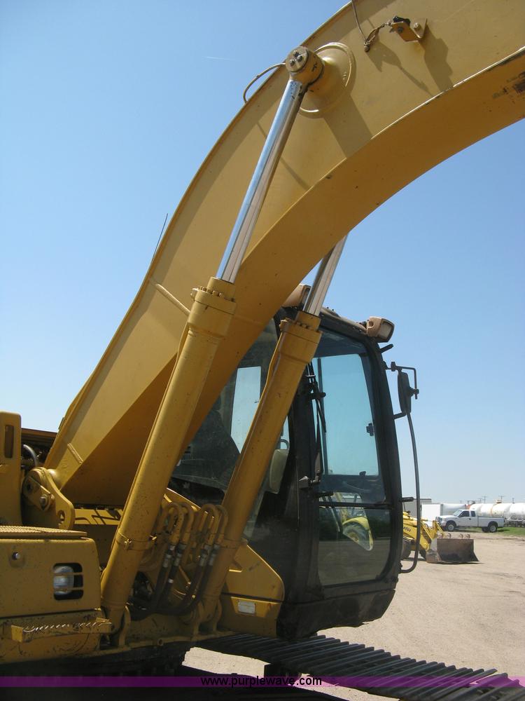 image for item H8639 2001 Caterpillar 320C L excavator