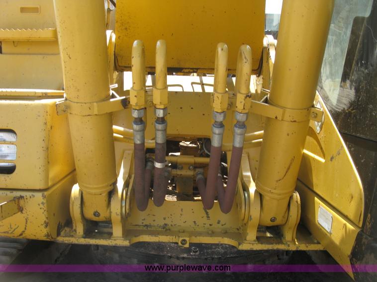 image for item H8639 2001 Caterpillar 320C L excavator