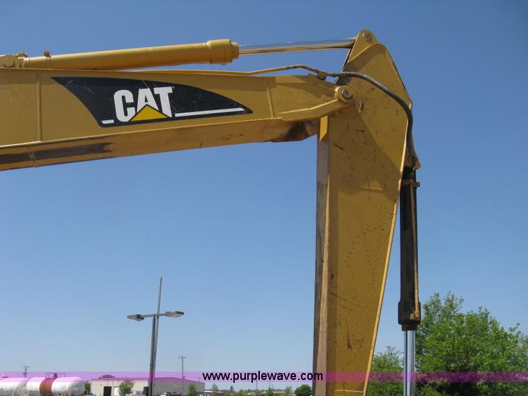 image for item H8639 2001 Caterpillar 320C L excavator