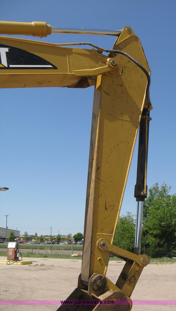image for item H8639 2001 Caterpillar 320C L excavator