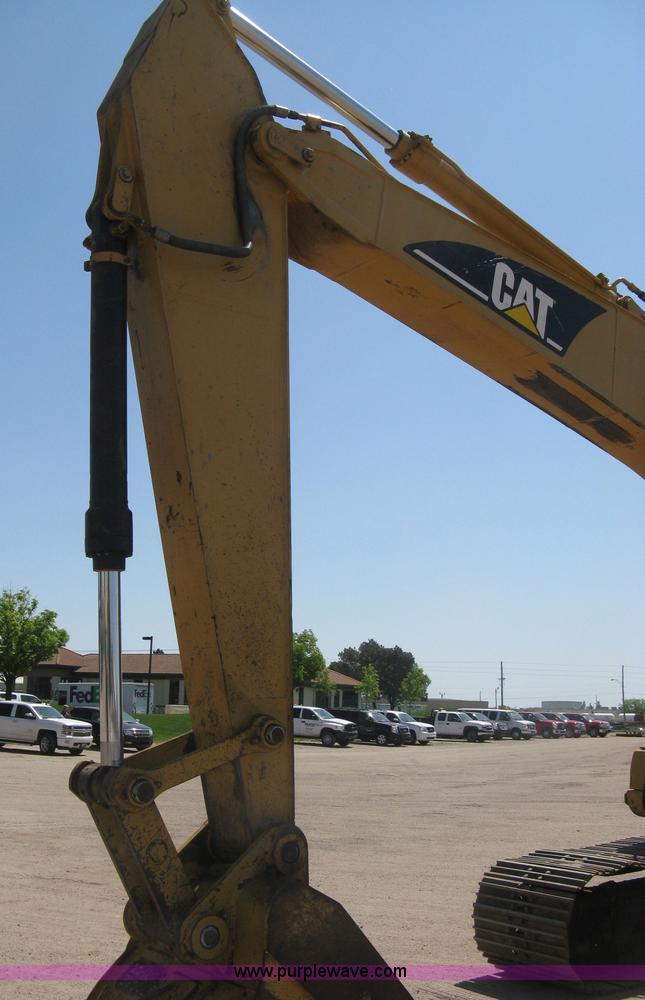 image for item H8639 2001 Caterpillar 320C L excavator