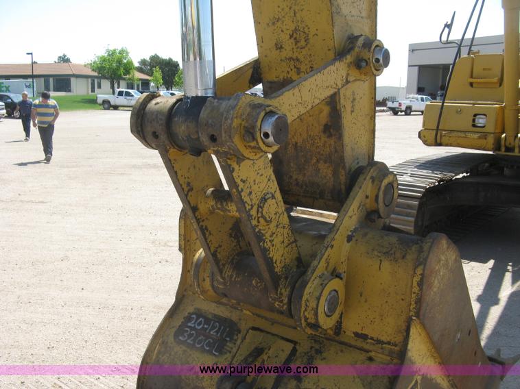image for item H8639 2001 Caterpillar 320C L excavator