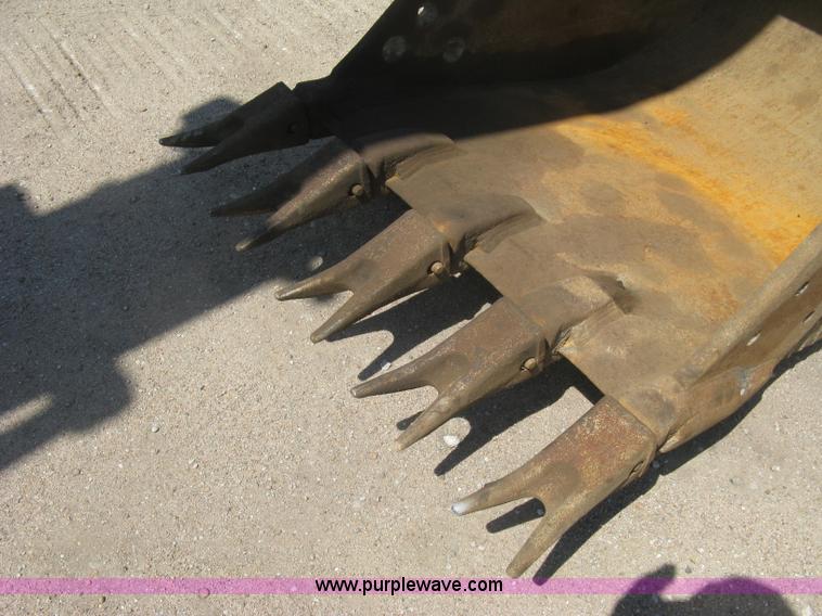 image for item H8639 2001 Caterpillar 320C L excavator
