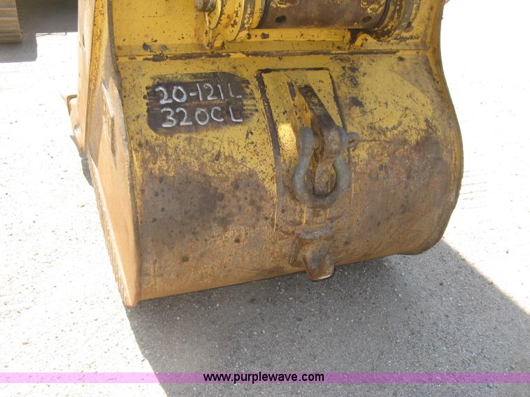 image for item H8639 2001 Caterpillar 320C L excavator