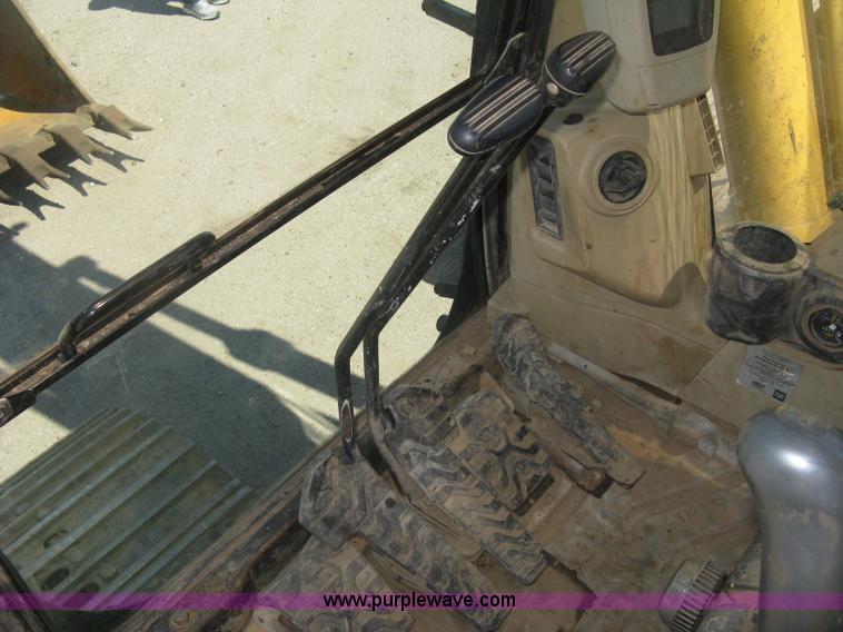 image for item H8639 2001 Caterpillar 320C L excavator