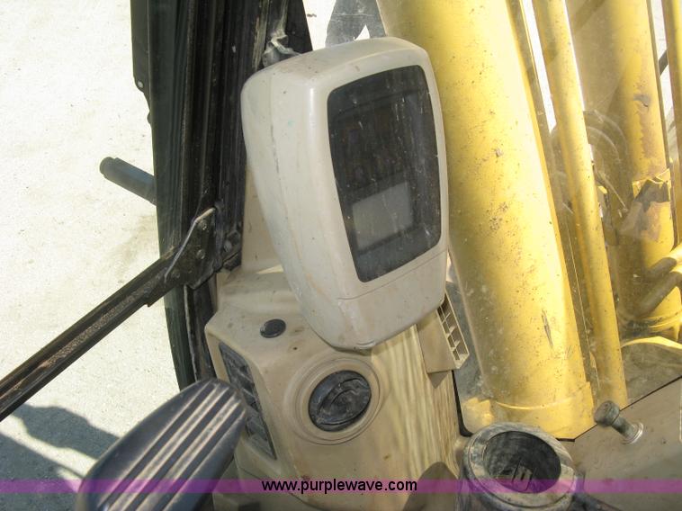 image for item H8639 2001 Caterpillar 320C L excavator
