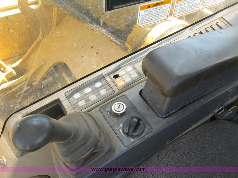 image for item H8639 2001 Caterpillar 320C L excavator