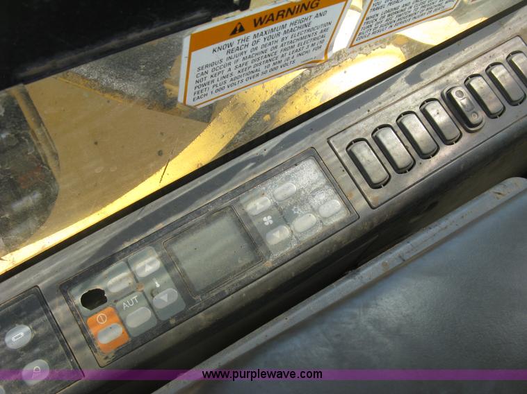 image for item H8639 2001 Caterpillar 320C L excavator