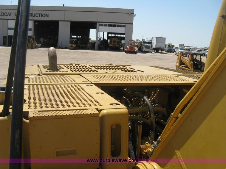 image for item H8639 2001 Caterpillar 320C L excavator