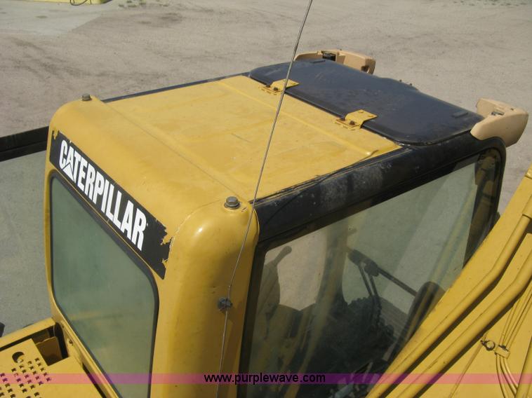 image for item H8639 2001 Caterpillar 320C L excavator