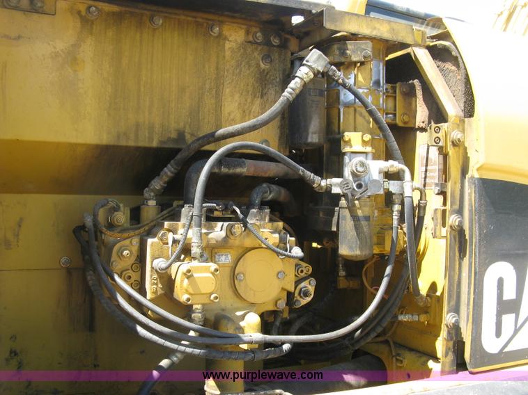 image for item H8639 2001 Caterpillar 320C L excavator