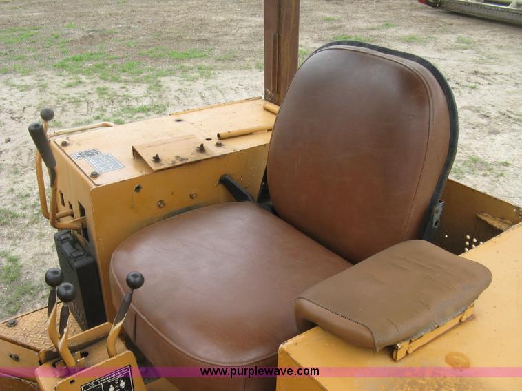 image for item H8650 1991 Case 855D track loader