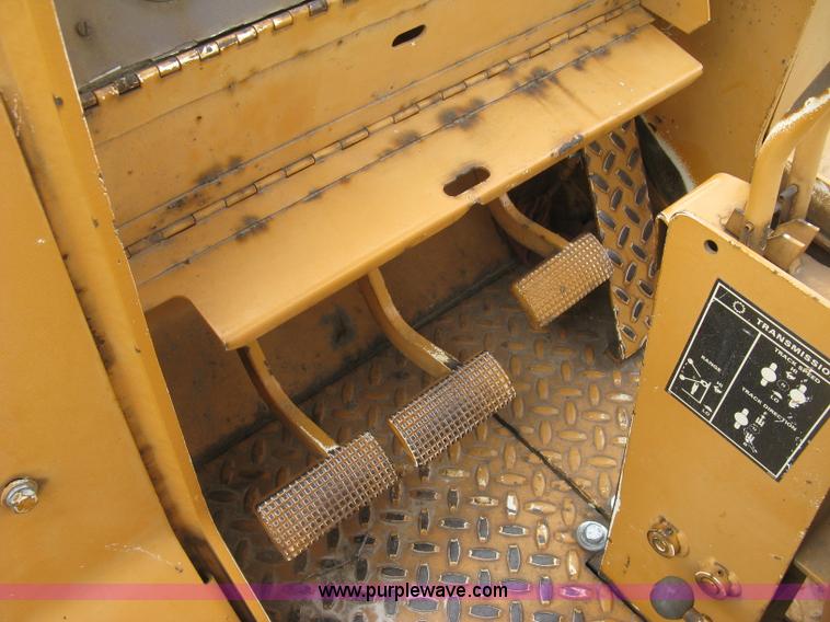 image for item H8650 1991 Case 855D track loader