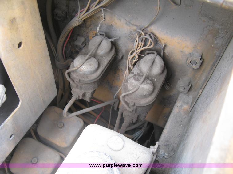 image for item H8650 1991 Case 855D track loader