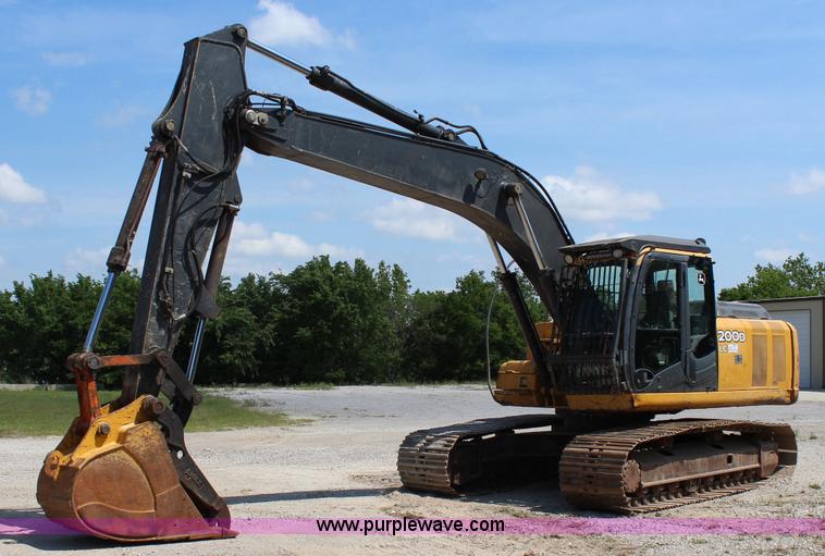 image for item I1673 2008 John Deere 200LC excavator