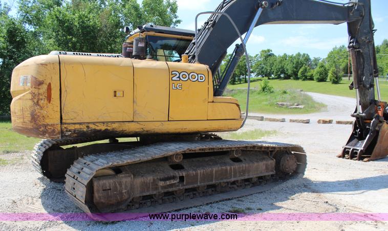 image for item I1673 2008 John Deere 200LC excavator