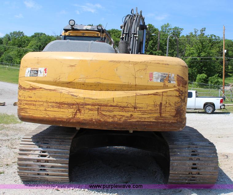 image for item I1673 2008 John Deere 200LC excavator
