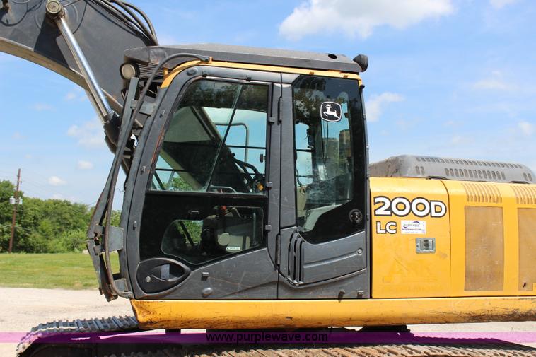 image for item I1673 2008 John Deere 200LC excavator