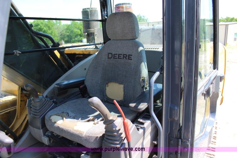image for item I1673 2008 John Deere 200LC excavator
