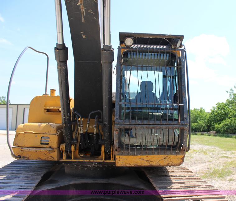 image for item I1673 2008 John Deere 200LC excavator