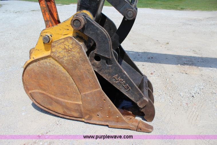 image for item I1673 2008 John Deere 200LC excavator
